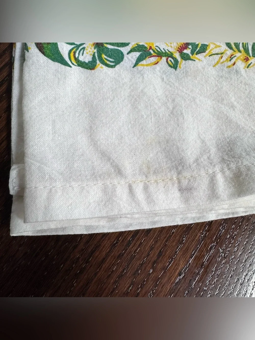 Red & White Kitchen Co Hawaii Map Tablecloth 52